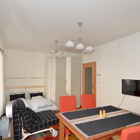 Apartman Mozartova Appartement Praag Buitenkant foto